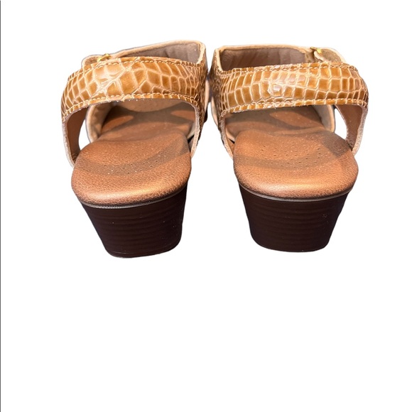 SAS Suntimer Beige Croc Heel Strap Sandal Women’s 7.5 With Box No Lid - Picture 4 of 7